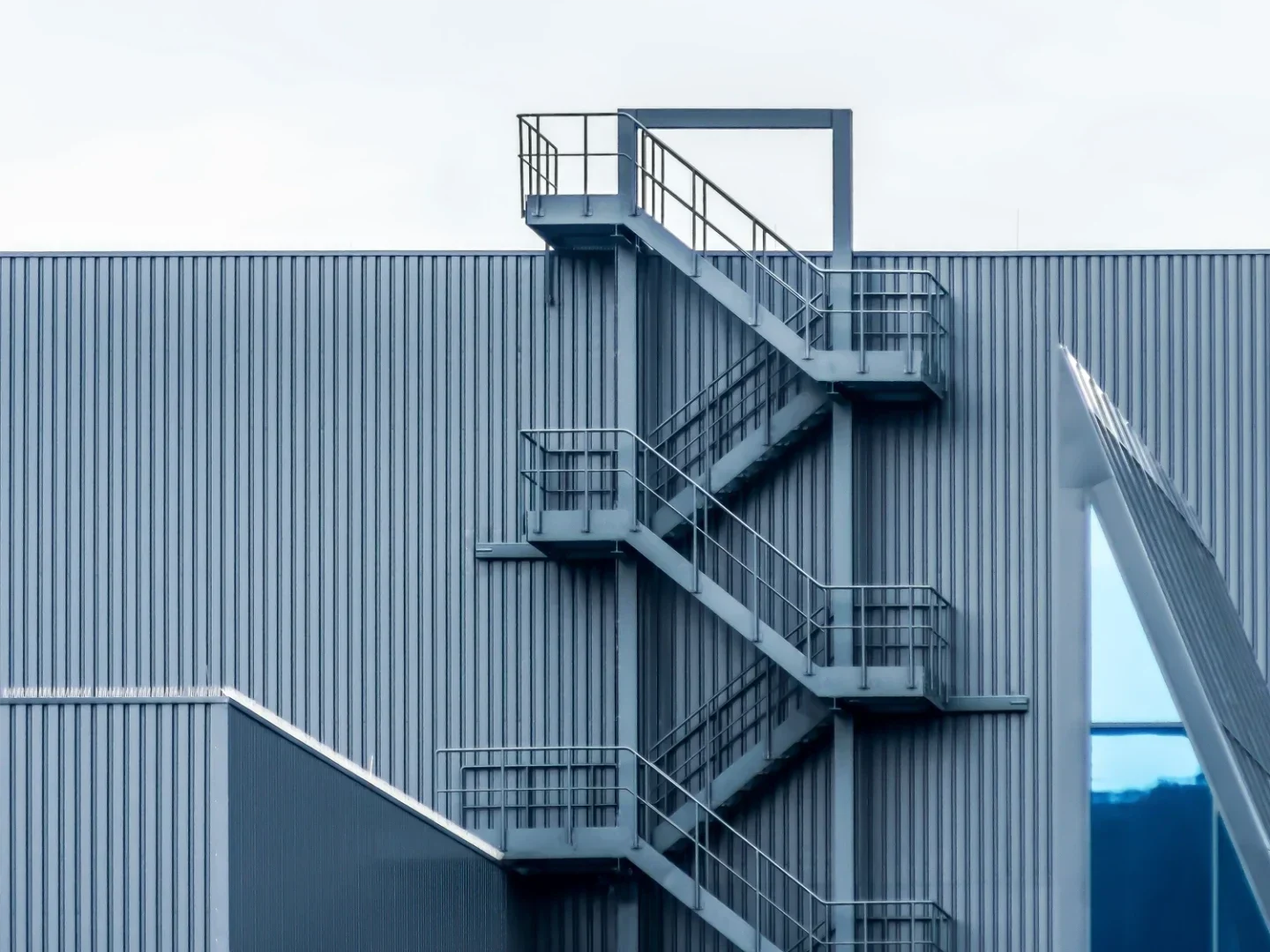 Quel bardage pour un bâtiment professionnel ?